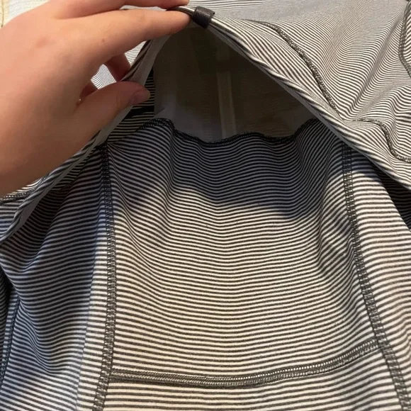 Lululemon Define Jacket Sz 12 In Tonka
Stripe Heathered Slate White - Picture 12 of 13